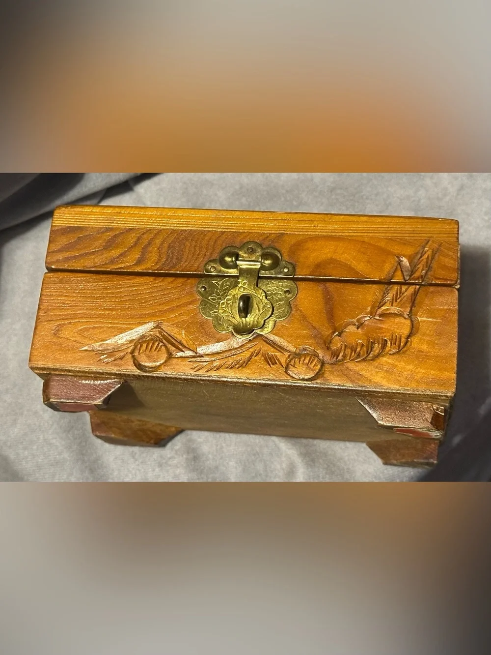 Hand Crafted safe hand mountain
